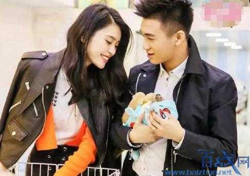 娱乐吃瓜求婚,他竟然用这种方式向女友求婚！